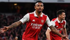 Arsenal Firme no Topo! Com assistência de brasileiro, Gunners vencem e seguem líderes.